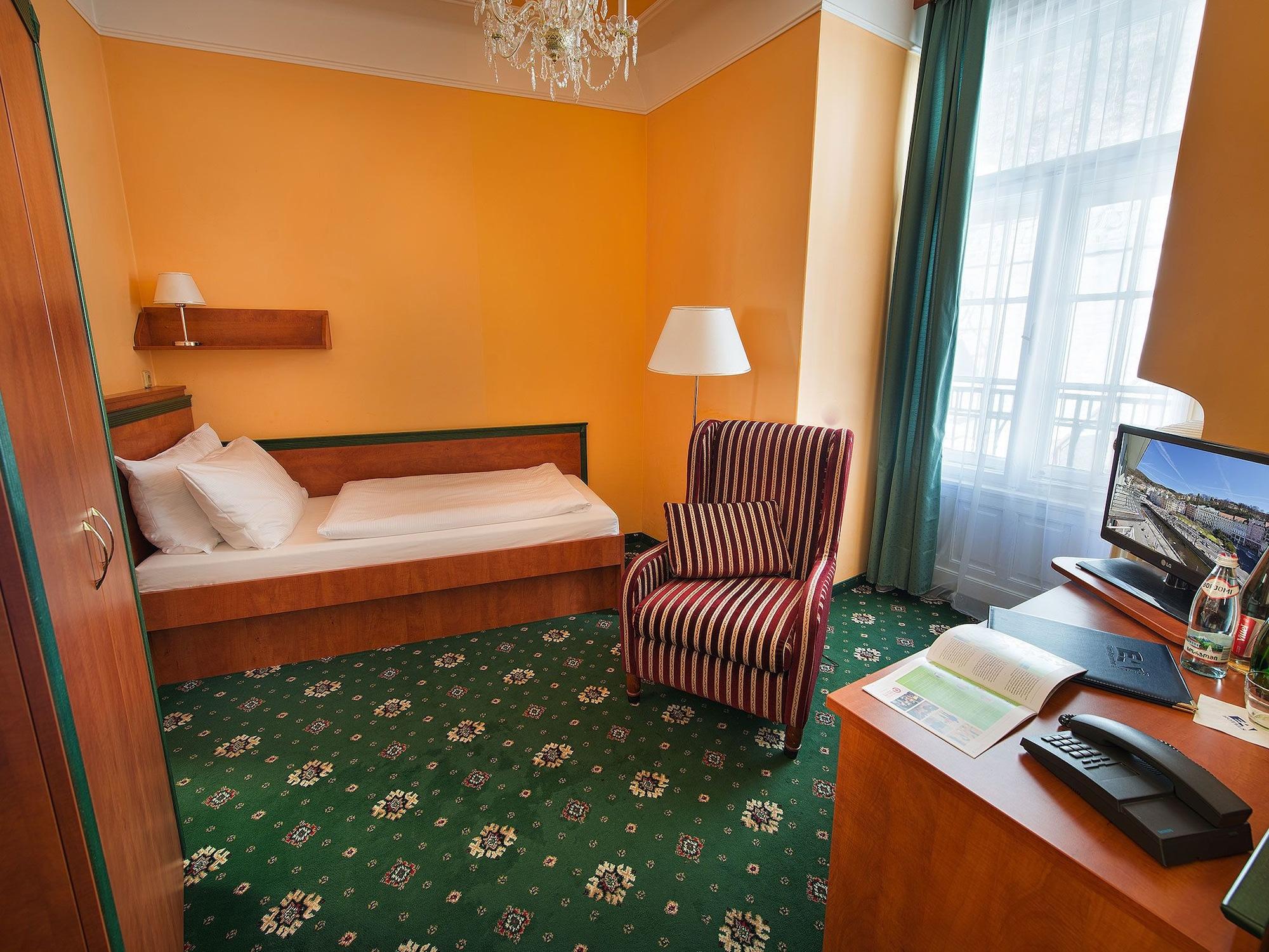 Ea Hotel Jessenius Карловы Вары Экстерьер фото