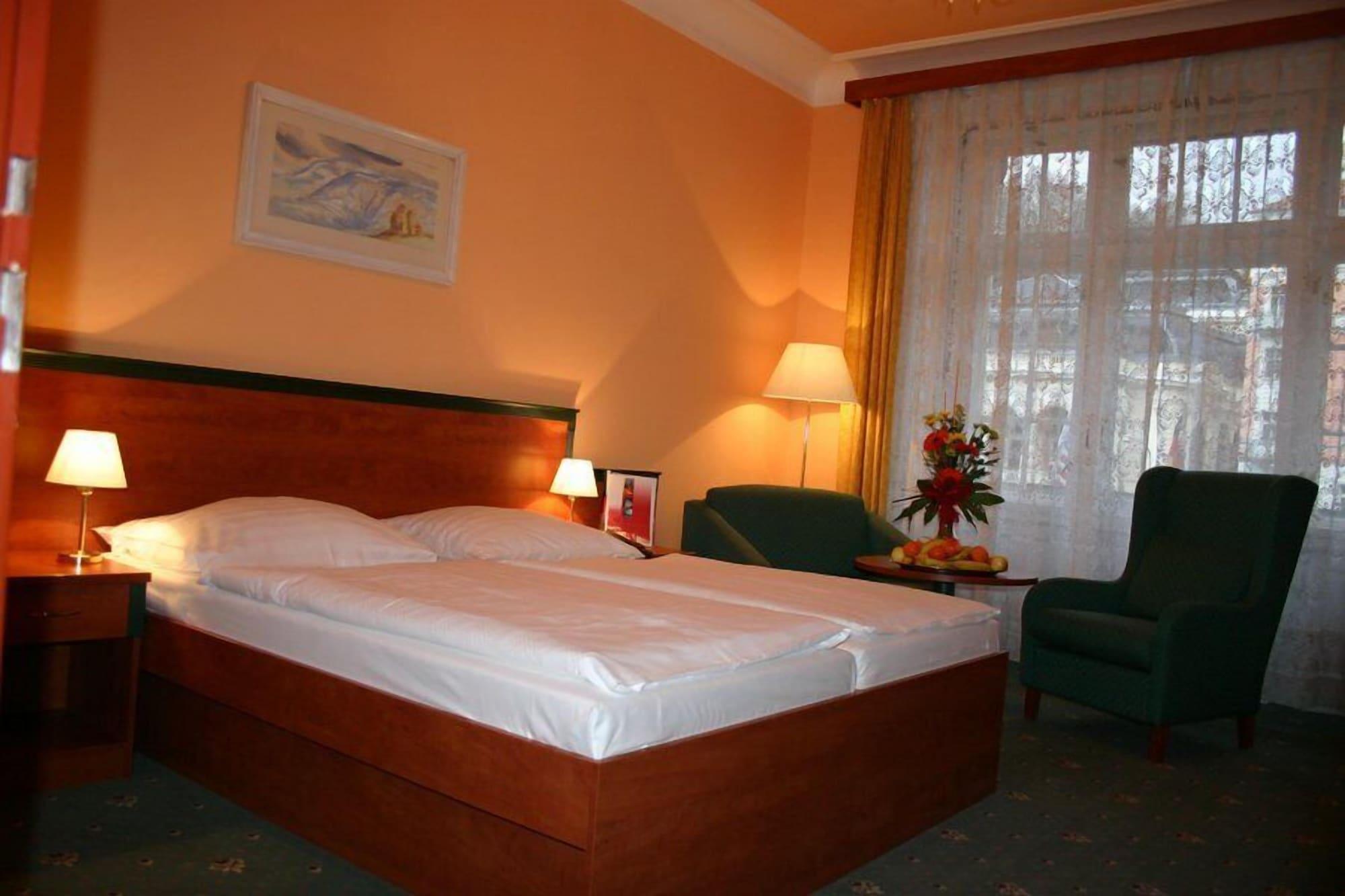 Ea Hotel Jessenius Карловы Вары Экстерьер фото