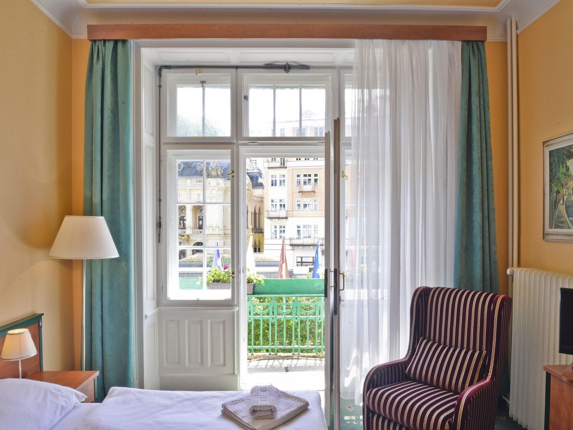 Ea Hotel Jessenius Карловы Вары Экстерьер фото