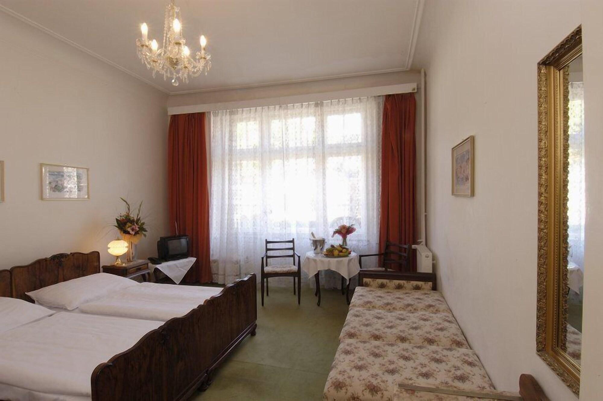 Ea Hotel Jessenius Карловы Вары Экстерьер фото
