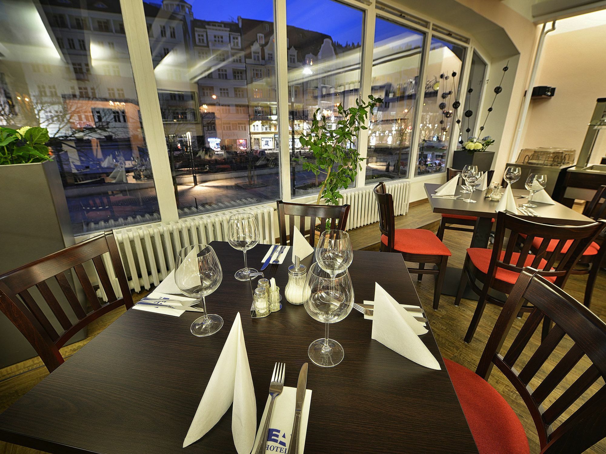 Ea Hotel Jessenius Карловы Вары Экстерьер фото